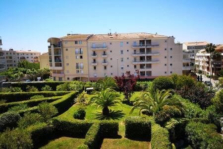 Appartement Le Palais Royal à Saint-Raphaël Extérieur photo